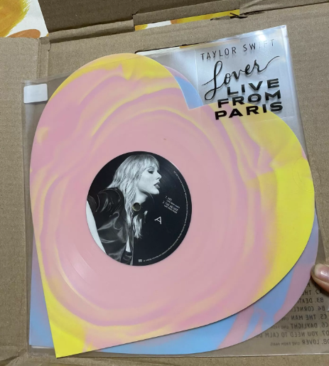 Taylor Swift – Lover Live From Paris Heart Shaped 2LP Colored Vinyl Opened NM
