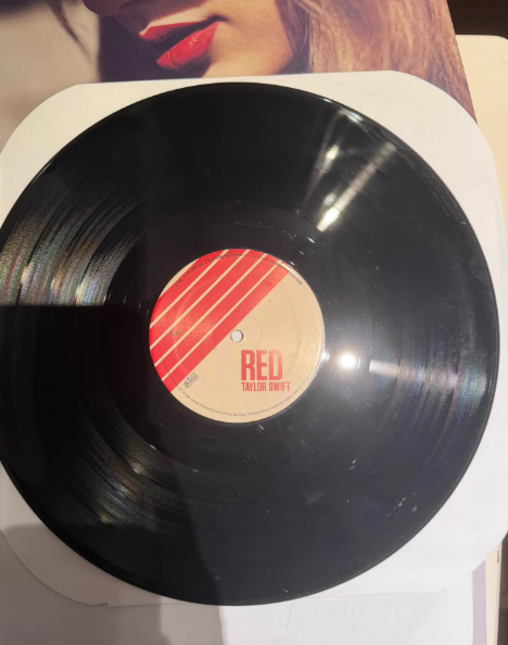 Taylor Swift – Red Standard Black Vinyl 2LP VG+