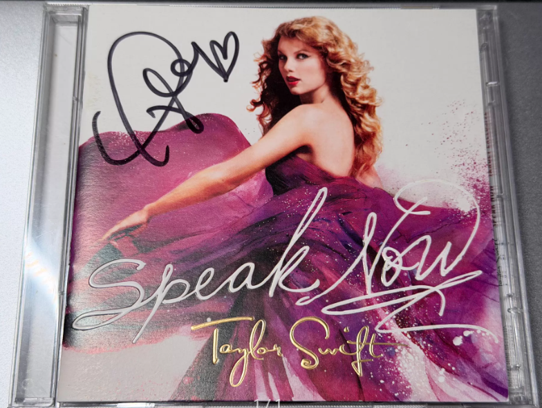 Taylor Swift サインCD .: 本人直筆サイン入りCD
