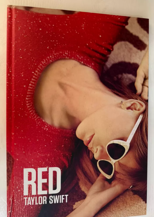 Taylor Swift – RED Photo Book VG+/VG+ – URVC
