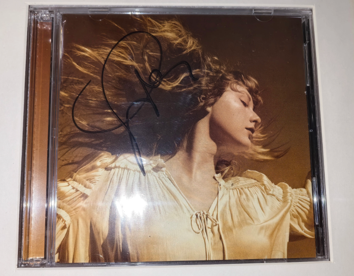 Taylor Swift – Fearless (Taylor’s Version) Signed CD Special Signature NM/NM