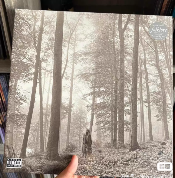 Taylor Swift – The Tortured Poets Department White & Clear Vinyl 2LP Bundle