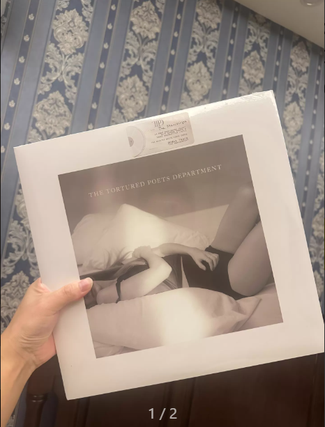 Taylor Swift – The Tortured Poets Department Beige Vinyl 2LP M/M