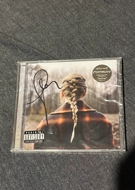 Taylor Swift – Evermore Signed CD M/M