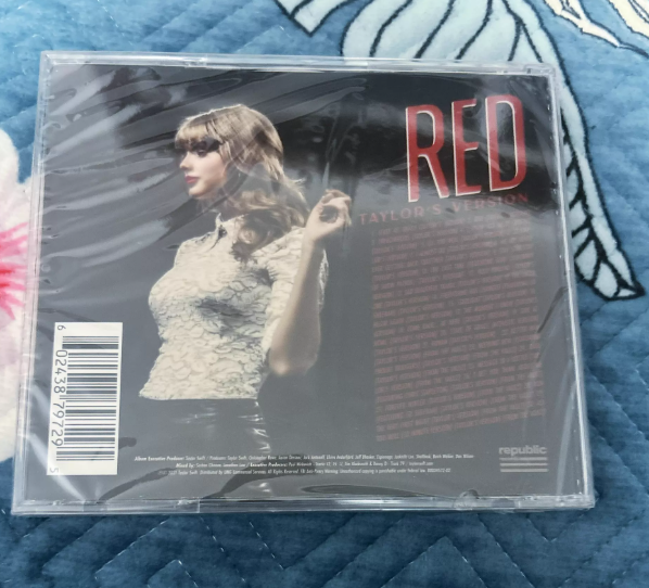Red — Original (2012) & Taylor's Version (2021) – URVC