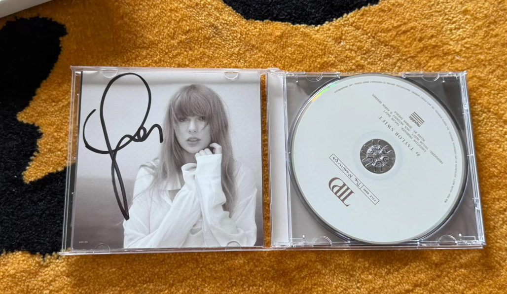 Taylor Swift – The Tortured Poets Department Signed CD