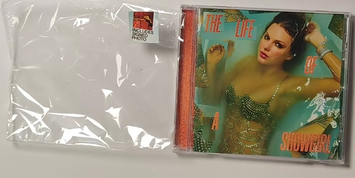 Taylor Swift – The Life Of A Showgirl Signed CD Heart Signature First Press