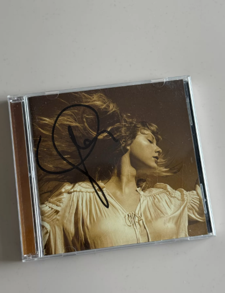 Taylor Swift – Fearless (Taylor’s Version) Signed CD US Edition