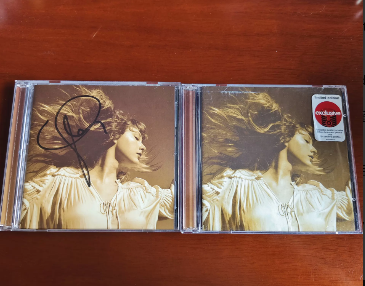 Taylor Swift – Fearless (Taylor’s Version) Signed CD Opened US Edition