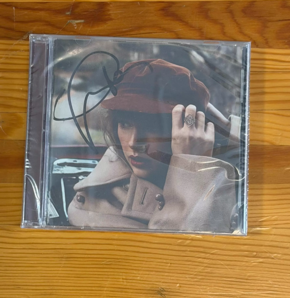 Taylor Swift – Red (Taylor’s Version) Signed CD Special Signature Edition Sealed