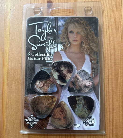 Taylor Swift Official Guitar Picks Set – 6 Collectible Picks