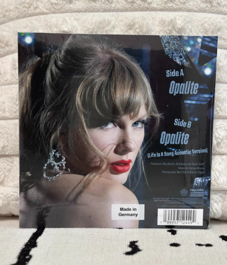 Taylor Swift – “Opalite” 7” Single Vinyl Sealed – URVC Taylor Swift – “Opalite” 7” Single Vinyl Sealed – URVC