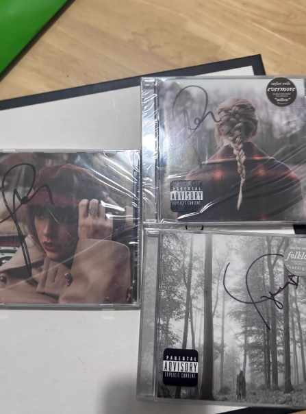 Taylor Swift – Folklore / Evermore /  Signed CD Bundle Set