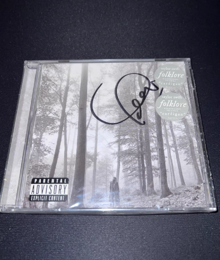 Taylor Swift – Folklore Signed CD “8 Style Heart Signature” Sealed Copy