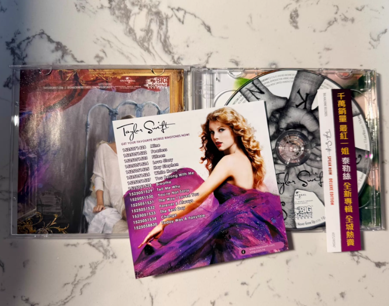 Taylor Swift – Speak Now Hong Kong Deluxe Edition CD With Obi & Bonus Card