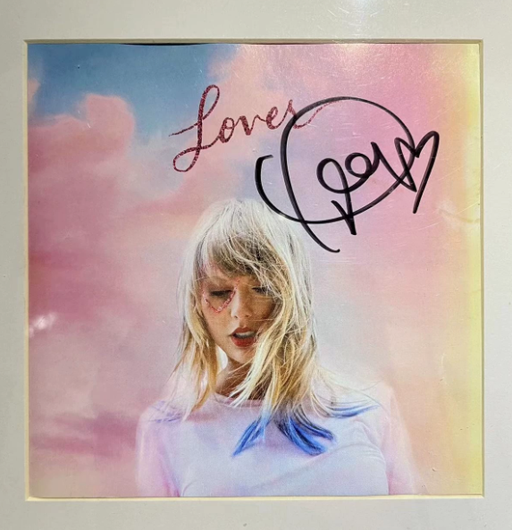 Taylor Swift – Lover Signed Booklet / Lyric Book Autograph Insert
