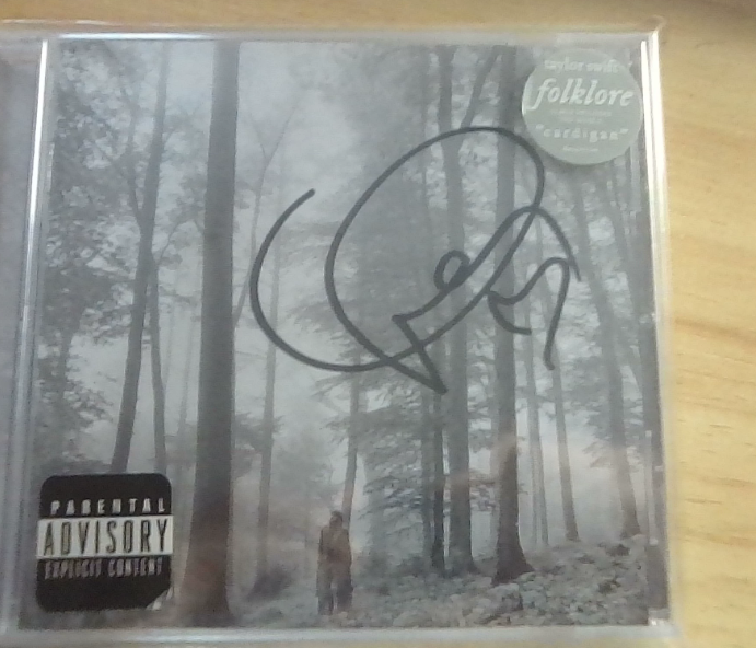 Taylor Swift – Folklore Signed CD Rare Heart Signature Early Batch Variant