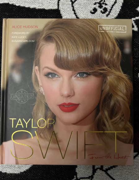 Taylor Swift – Unofficial Biography Art Book / Fan Illustration Collection Hardcover