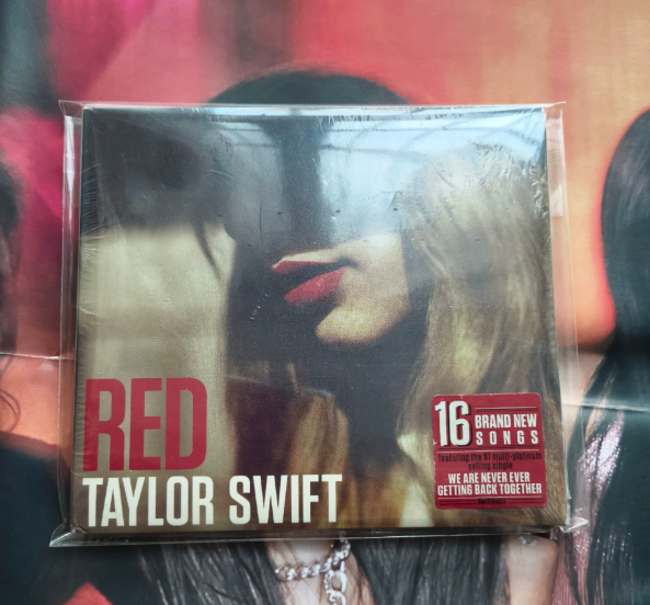 Taylor Swift – Red Starbucks Exclusive CD Sealed M/NM