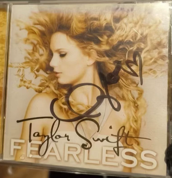 Taylor Swift – Fearless Signed CD Original Press Thick Marker Autograph