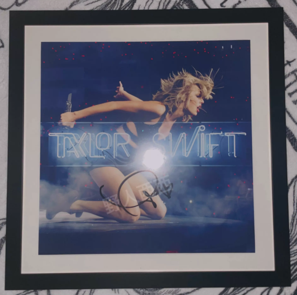 Taylor Swift - The Life of a Showgirl (TLOAS) Signed Art Card – URVC
