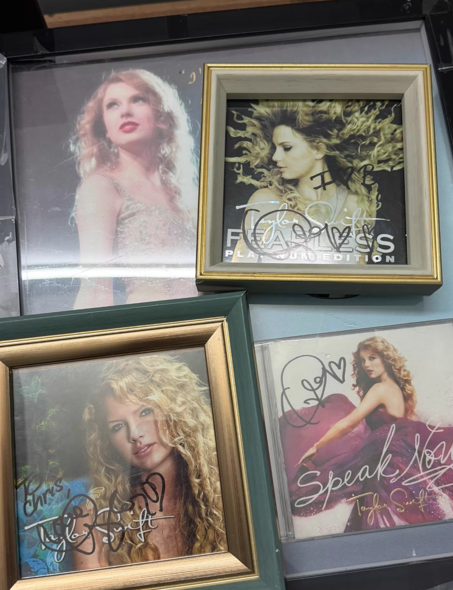 Taylor Swift - Fearless / Speak Now / Self-Titled (3 Signed CD Bundle, NM, Framed, US)
