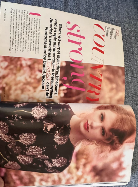 Taylor Swift - Teen Vogue (August 2011 Issue, VG+, Country Era)