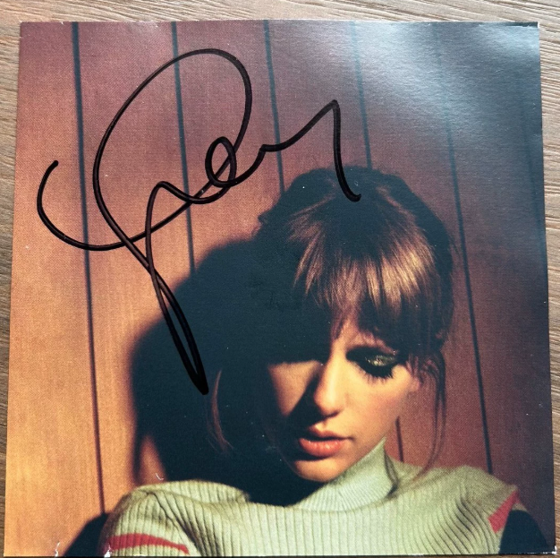 Taylor Swift - Midnights Blue Signed CD, VG+ – URVC