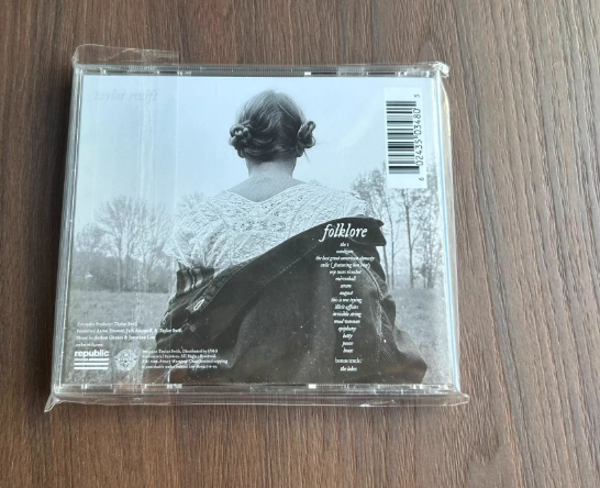 Taylor Swift - Folklore Heart Sig CD, NM