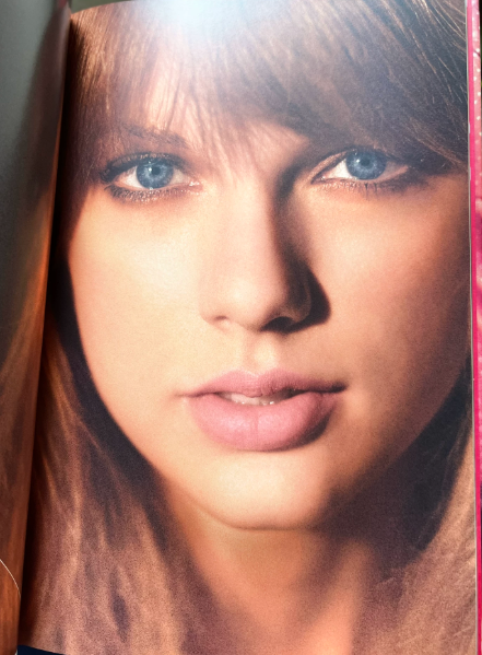 Taylor Swift - RED (Limited Edition Hardcover Photo Book, Brand New )
