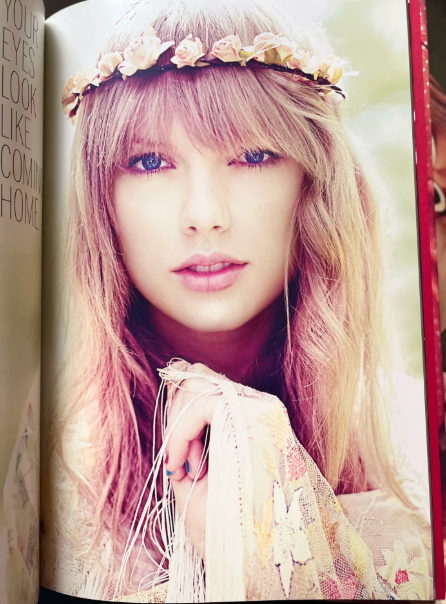 Taylor Swift - RED (Limited Edition Hardcover Photo Book, Brand New )