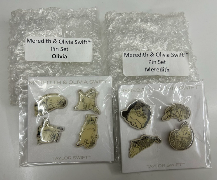 Taylor Swift - Meredith & Olivia Cat Pin Single Set, NM-
