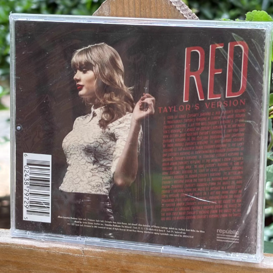 Taylor Swift - Red TV Signed CD, VG+ Sealed with Front & Back