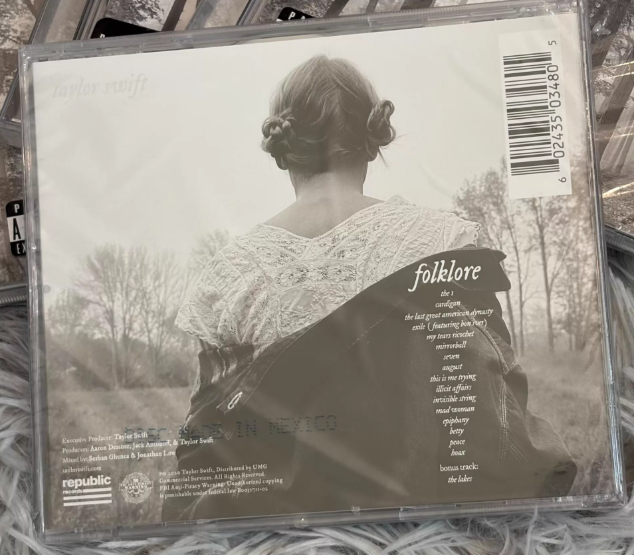 Taylor Swift - Folklore Heart-Sign CD, VG+ Sealed Front Jewel Case Crack