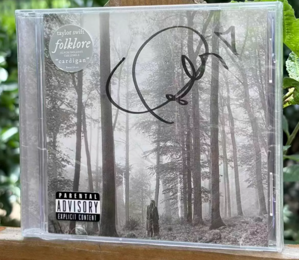新品未開封直筆サインCD Taylor Swift Folklore Taylor Swift