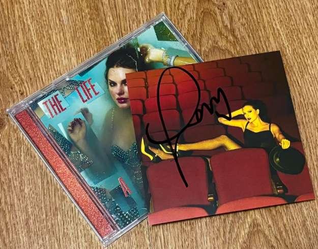 Taylor Swift - The Life Of A Showgirl Signed CD Set, VG+ Opened with Cracked Jewel Case