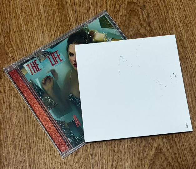 Taylor Swift - The Life Of A Showgirl Signed CD Set, VG+ Opened with Cracked Jewel Case