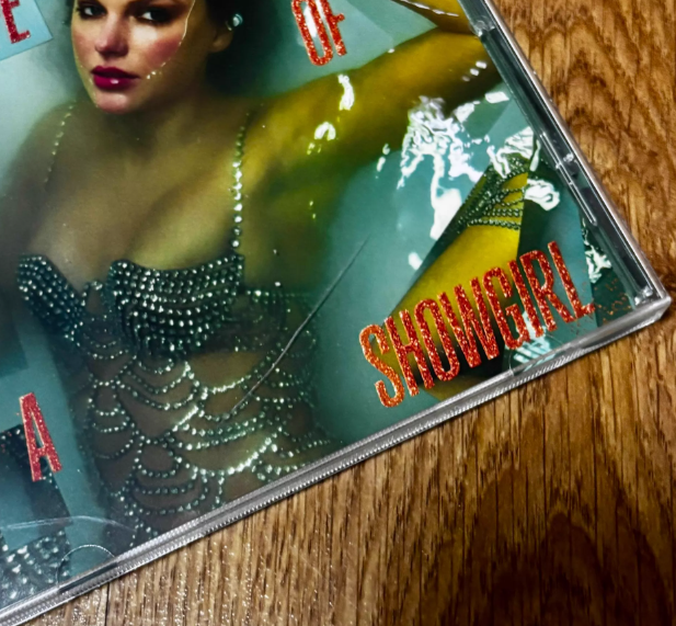 Taylor Swift - The Life Of A Showgirl Signed CD Set, VG+ Opened with Cracked Jewel Case