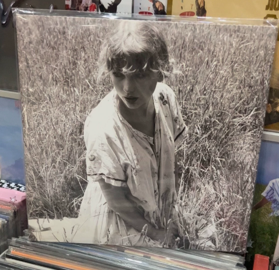 Taylor Swift – Folklore Cardigan Cabin In Candlelight Beige Vinyl 2LP