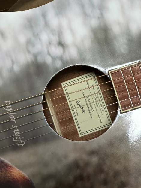 Taylor Swift – Evermore Official Acoustic Guitar Numbered Edition