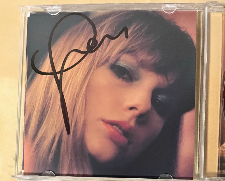 Taylor Swift – Midnights Mahogany Edition Signed CD
