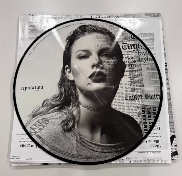 Taylor Swift – Collector Bundle + 6 Item Collection