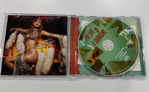 Taylor Swift – Collector Bundle + 6 Item Collection