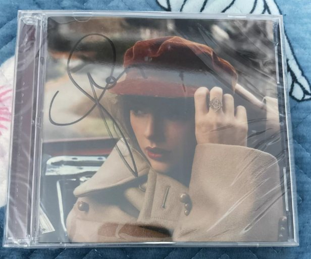 Taylor Swift – Red (Taylor’s Version) + Signed Edition + CD
