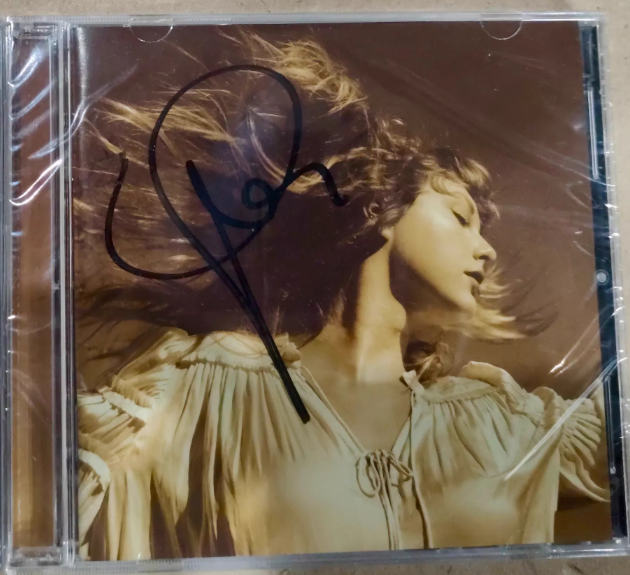 Taylor Swift – Fearless (Taylor’s Version) Signed CD