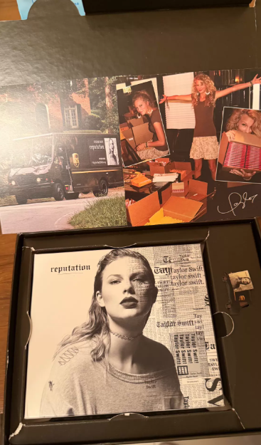 Taylor Swift – Reputation UPS Promotional Box Set CD
