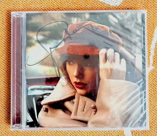 Taylor Swift – Red (Taylor’s Version) Signed CD Special Signature Edition