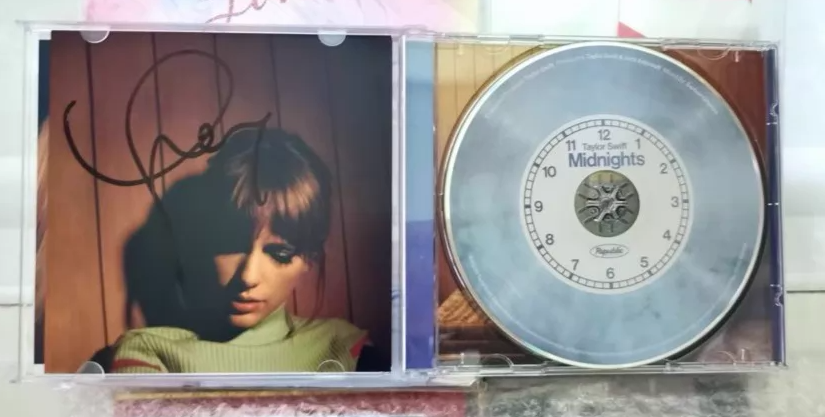 Taylor Swift – Midnights Moonstone Blue Edition Signed CD