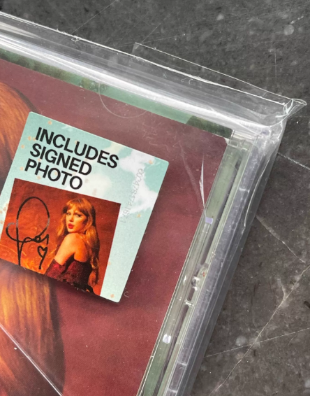 Taylor Swift – The Life Of A Showgirl Signed CD Set