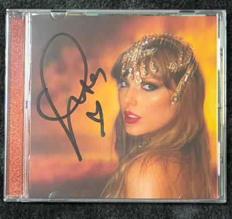 Taylor Swift – The Life Of A Showgirl Signed CD Edition 1